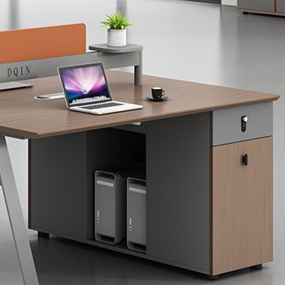 Meerdere personen bureau kantoor bureaus baas houten directeur tafel modern bureau met kast