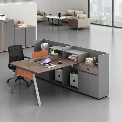 Moderne kantoormeubilair Meerdere personen Bureaubureau Bureaubureau Werkstation Bureaudelingen Tafelwerkstation
