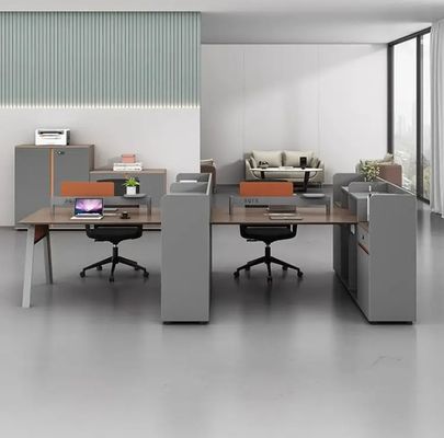 Moderne kantoormeubilair Meerdere personen Bureaubureau Bureaubureau Werkstation Bureaudelingen Tafelwerkstation
