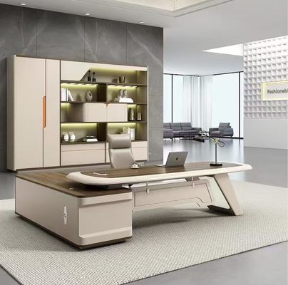 Moderne grote kantoor bureau met stoel Manager tafel Chief Executive tafel
