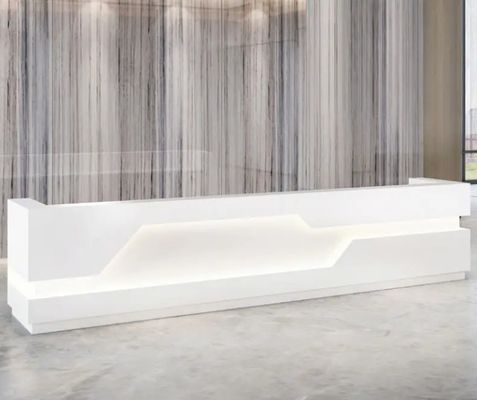 Moderne kantoormeubilair op maat nieuw ontwerp staand bureau led voorbank witte receptie
